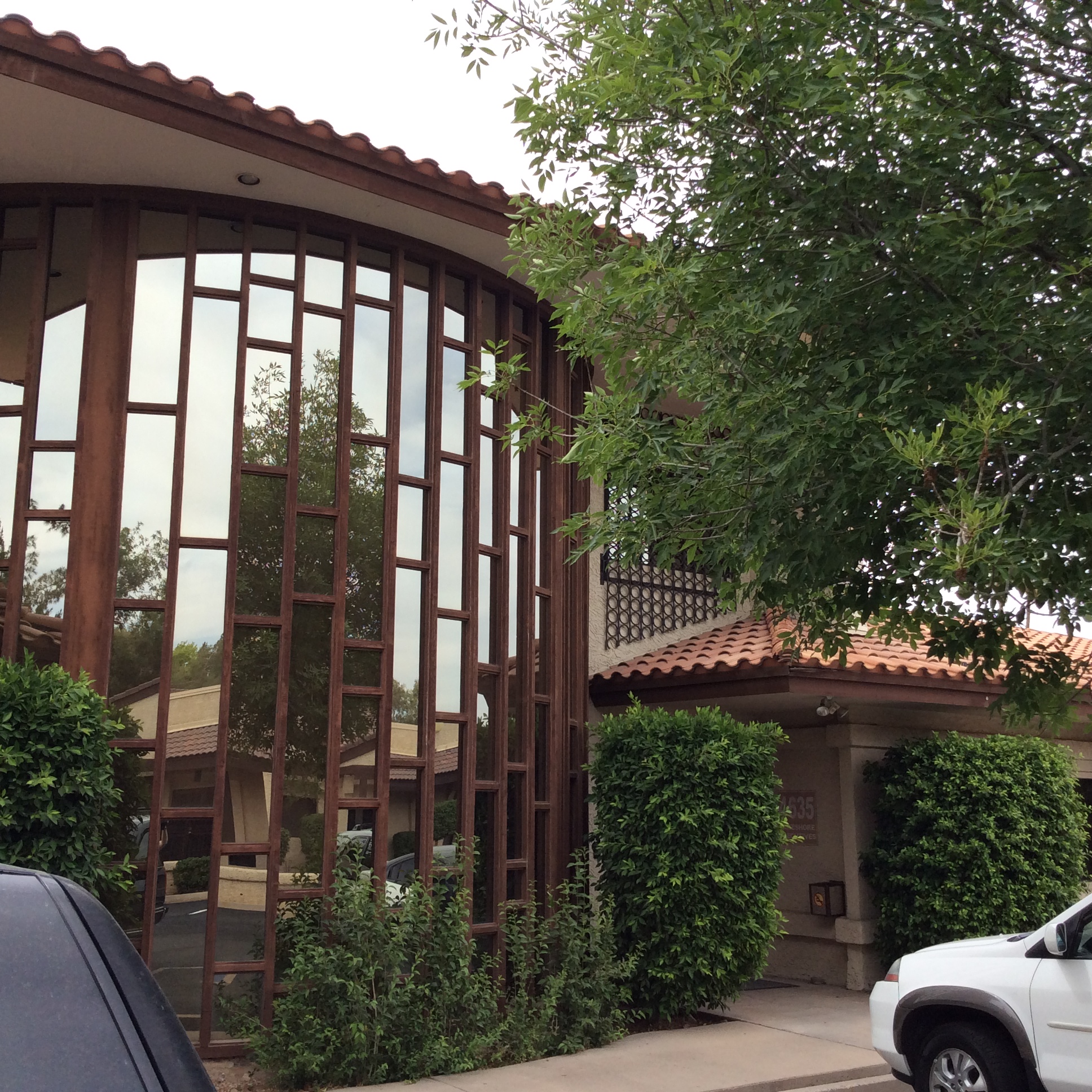 Lakeshore Executive Building Exterior